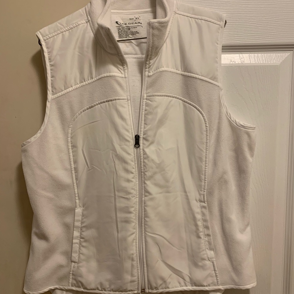 Women’s White vest SZ XL